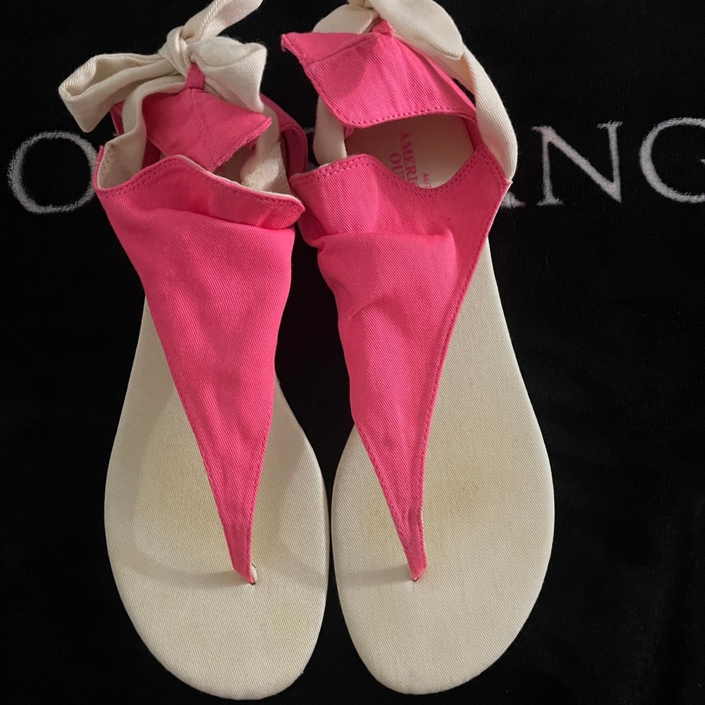 American Eagle outfit Sandals cotton pink & white size 8